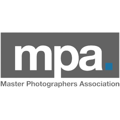 The logo for the master photographers association