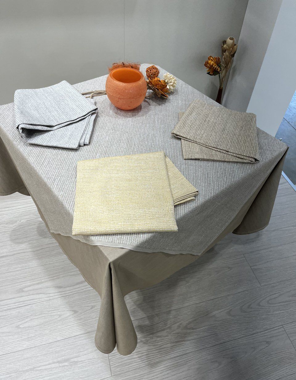 Tablecloth fabric production in Leffe with matching