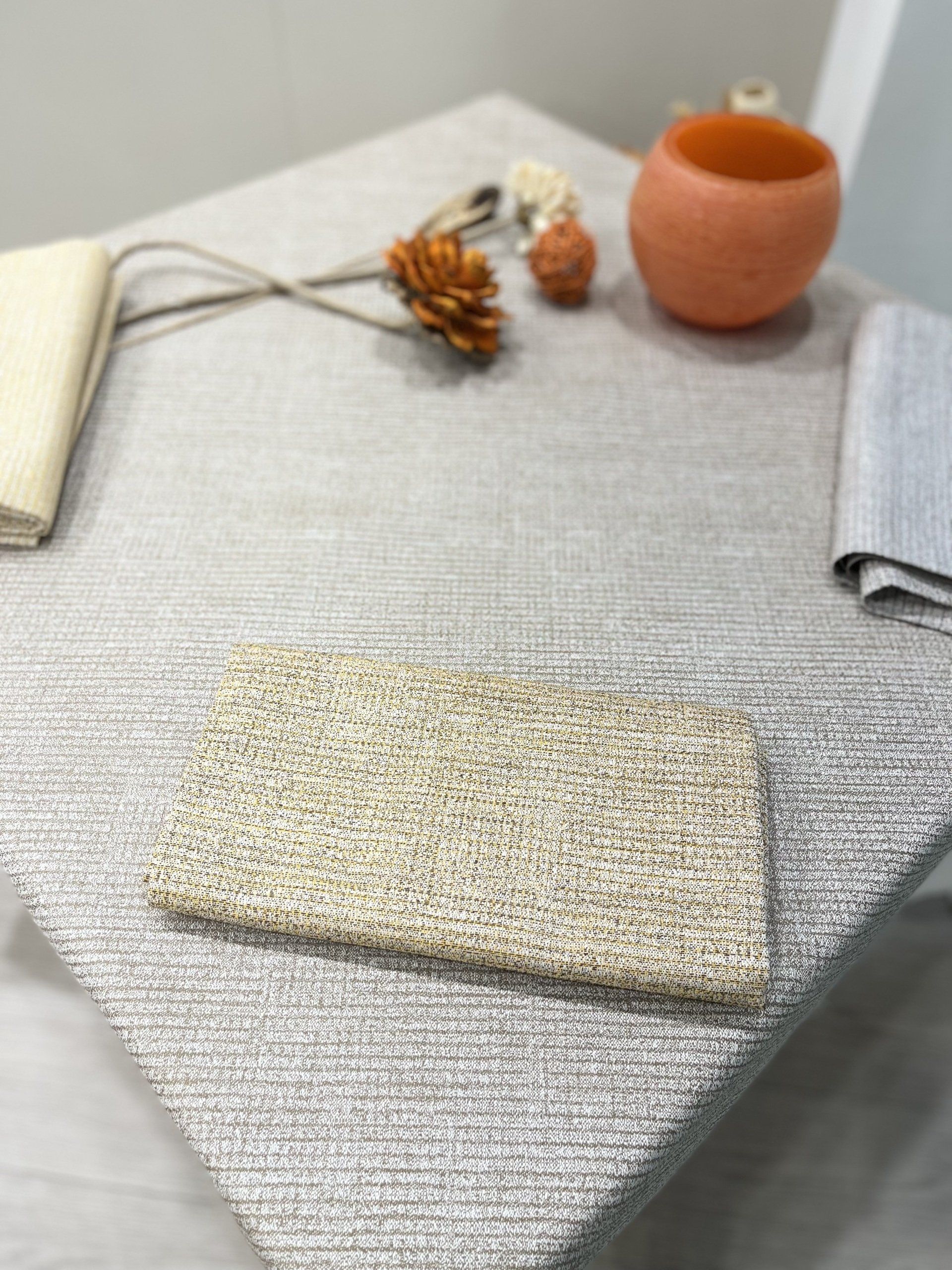 samples of cotton tablecloths