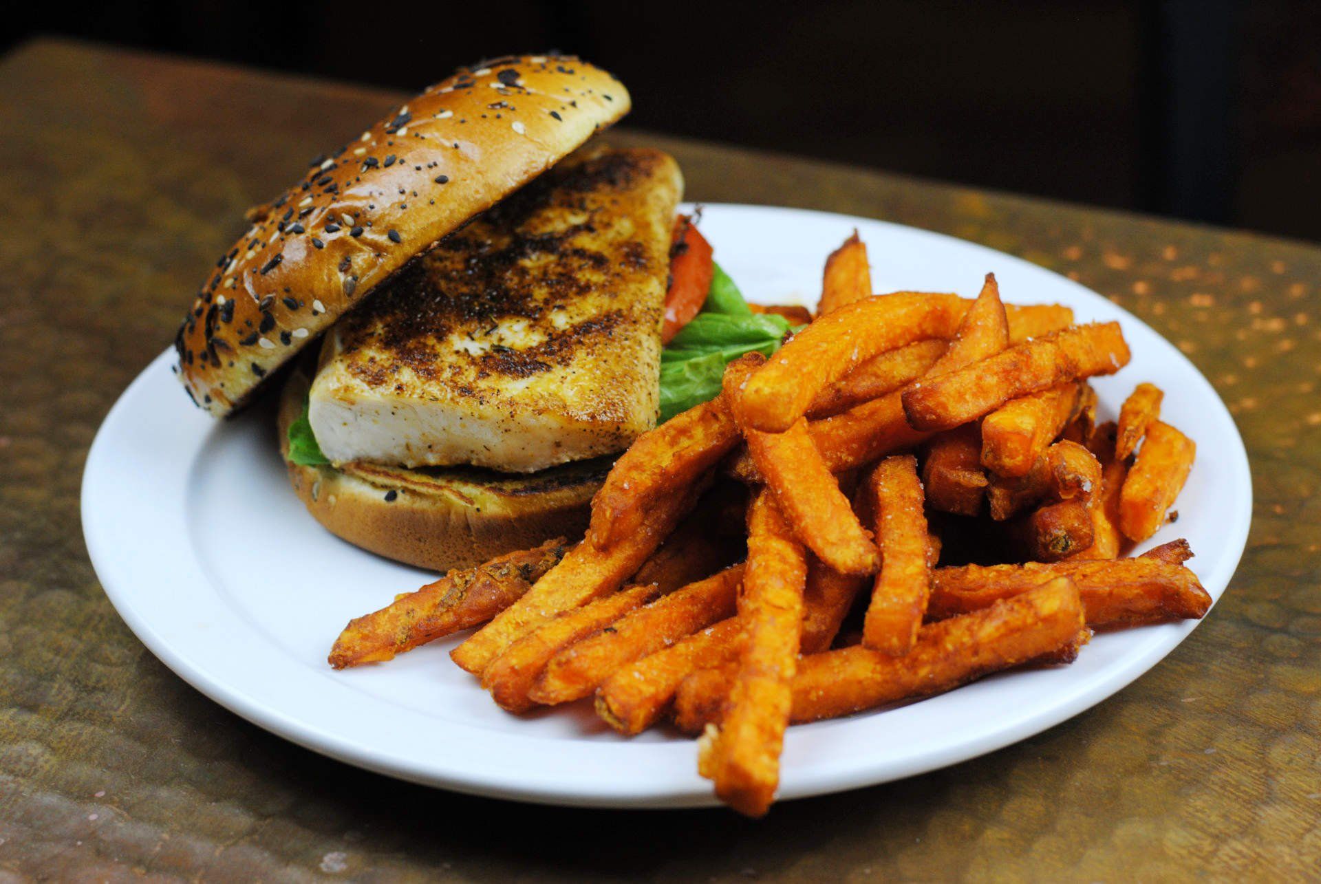 Baron's Steakhouse & Bar Garden City KS Best Restaurant Place to Eat