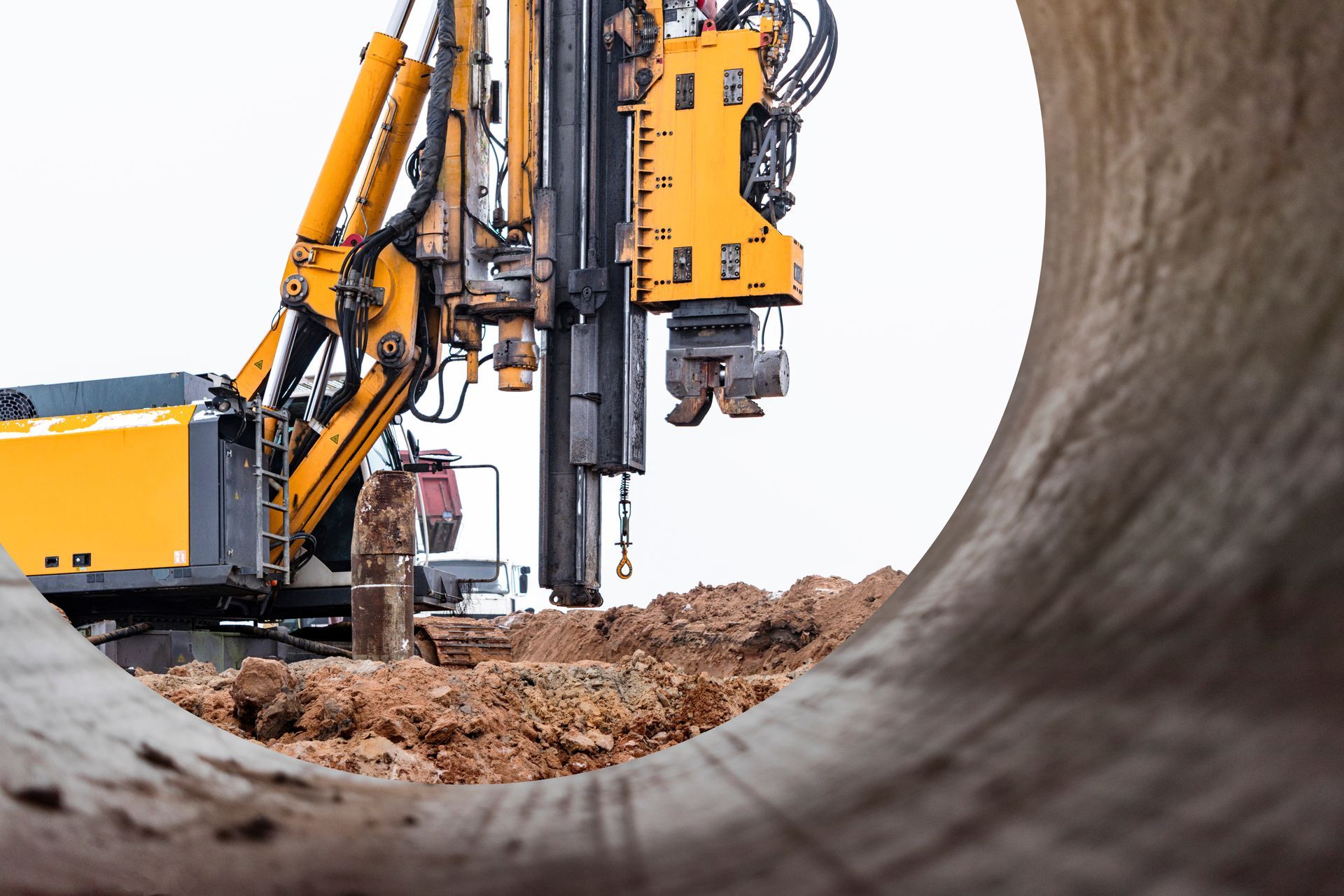 A powerful drilling rig for peeling at a construction site.