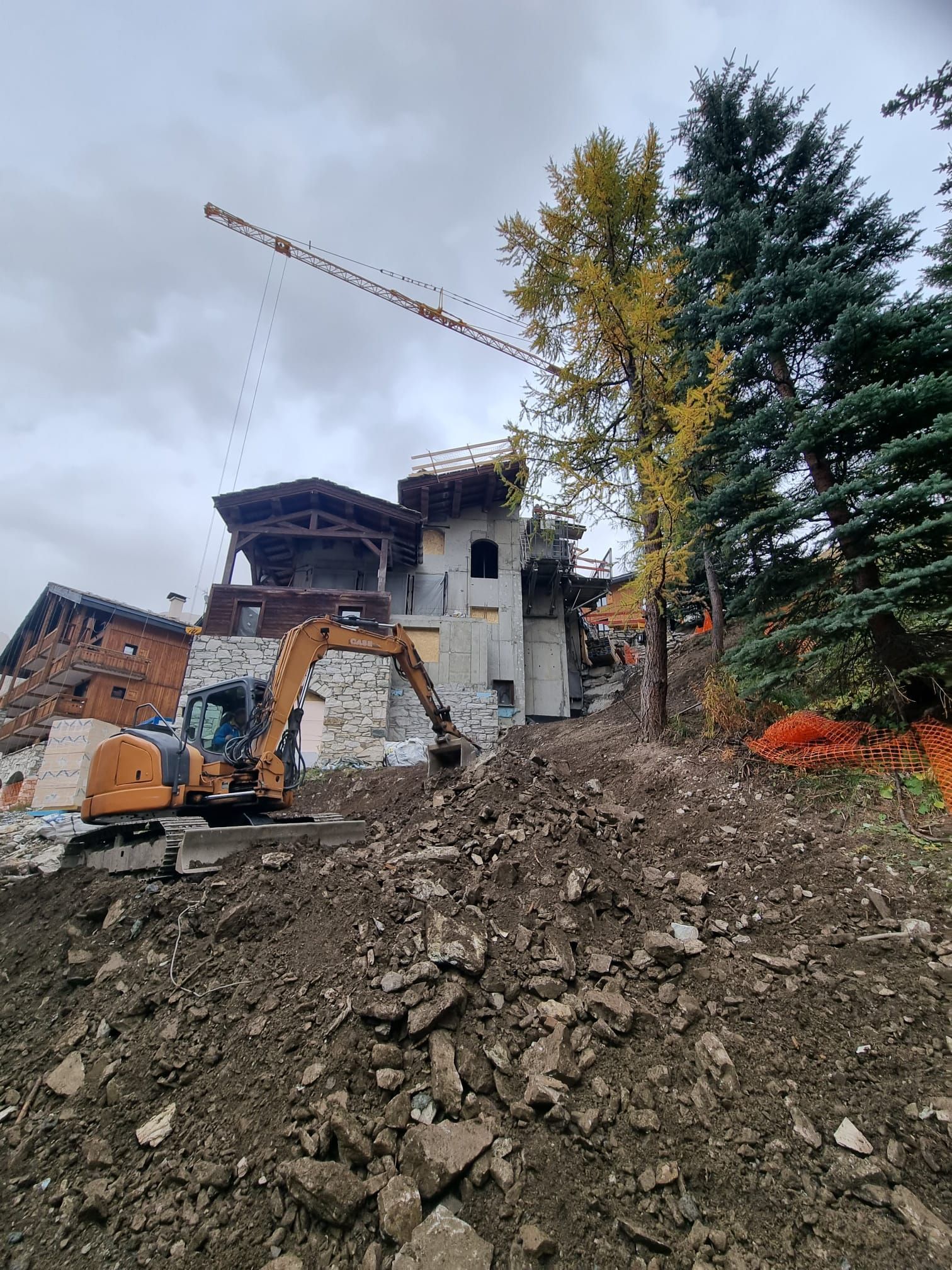 Charpentes Bois & Montagne, réalisation 4 de travaux de charpente, toitures, couvertures, zinguerie, ossature bois en Savoie
