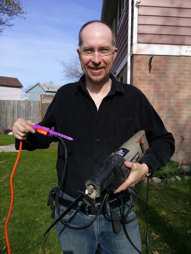 The Gripper Cord Connector