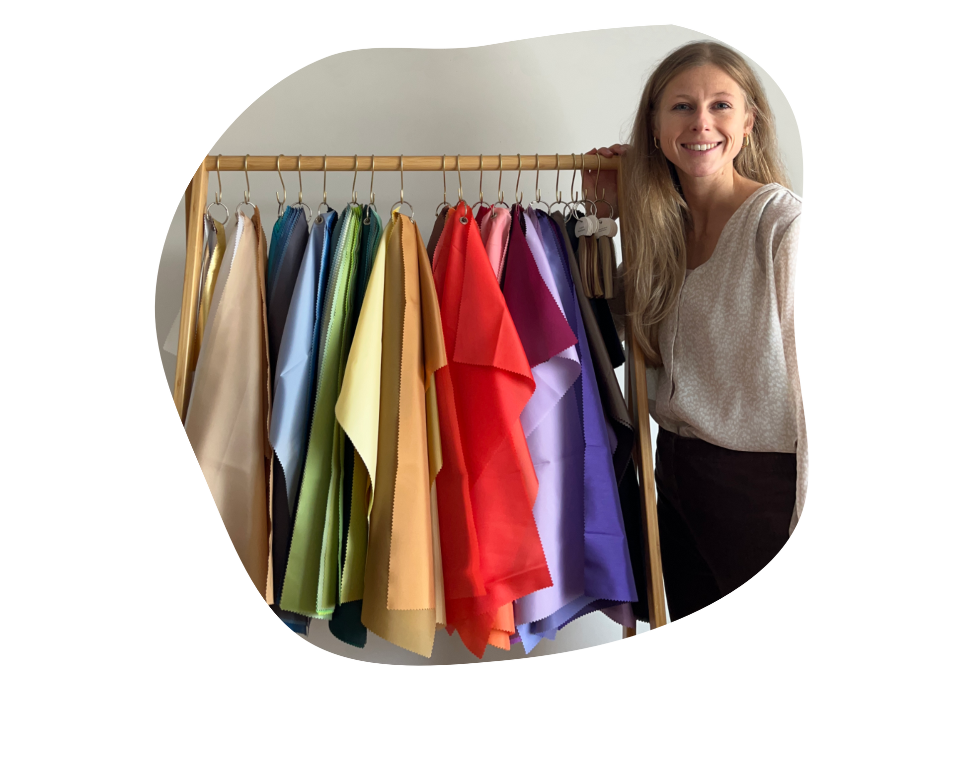 Persoonlijk kleuradvies met 160 verschillende kleuren doeken