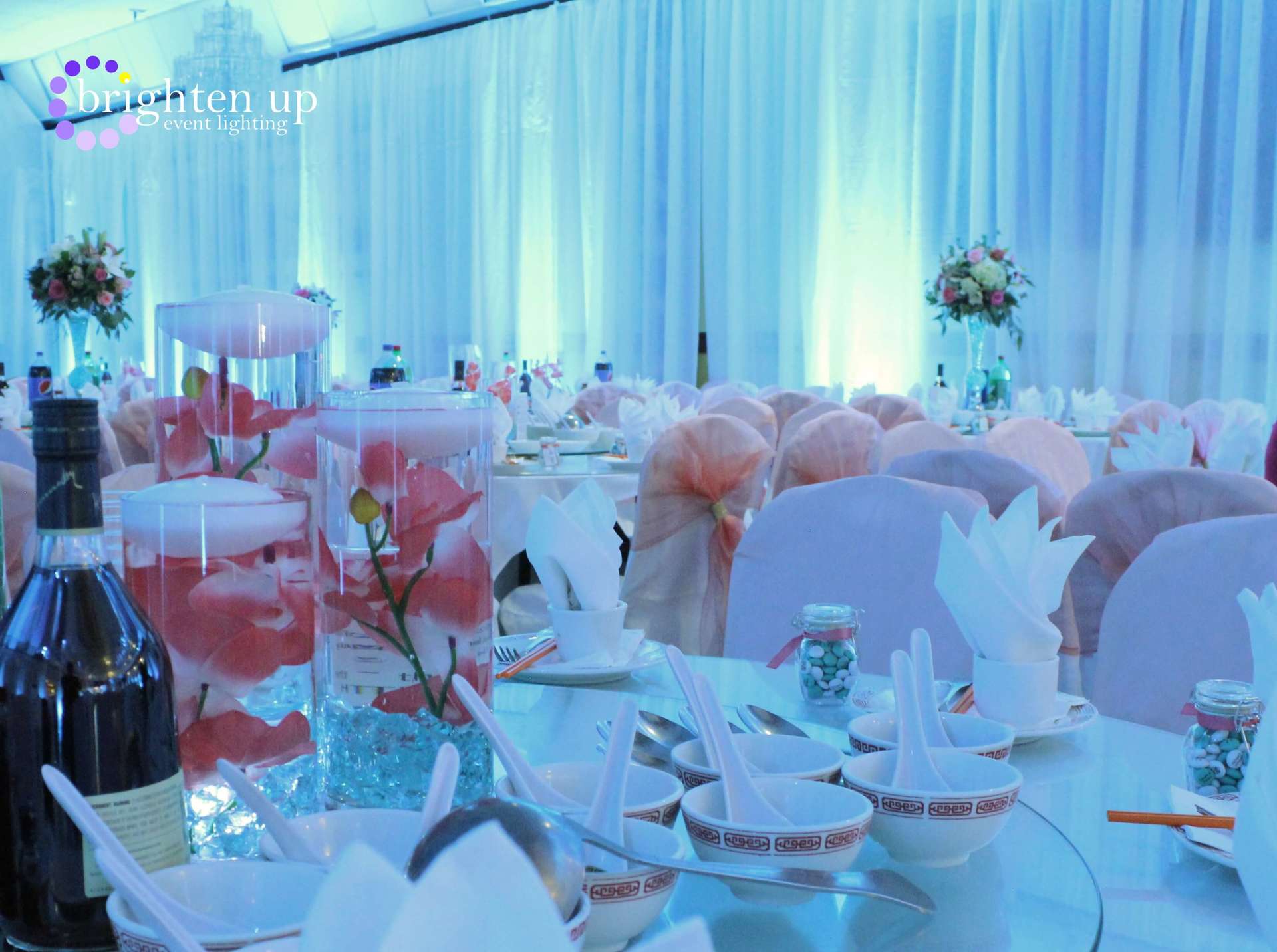 Kings Palace Restaurant Turquoise Blue Wedding Sacramento Brighten Up Event Lighting