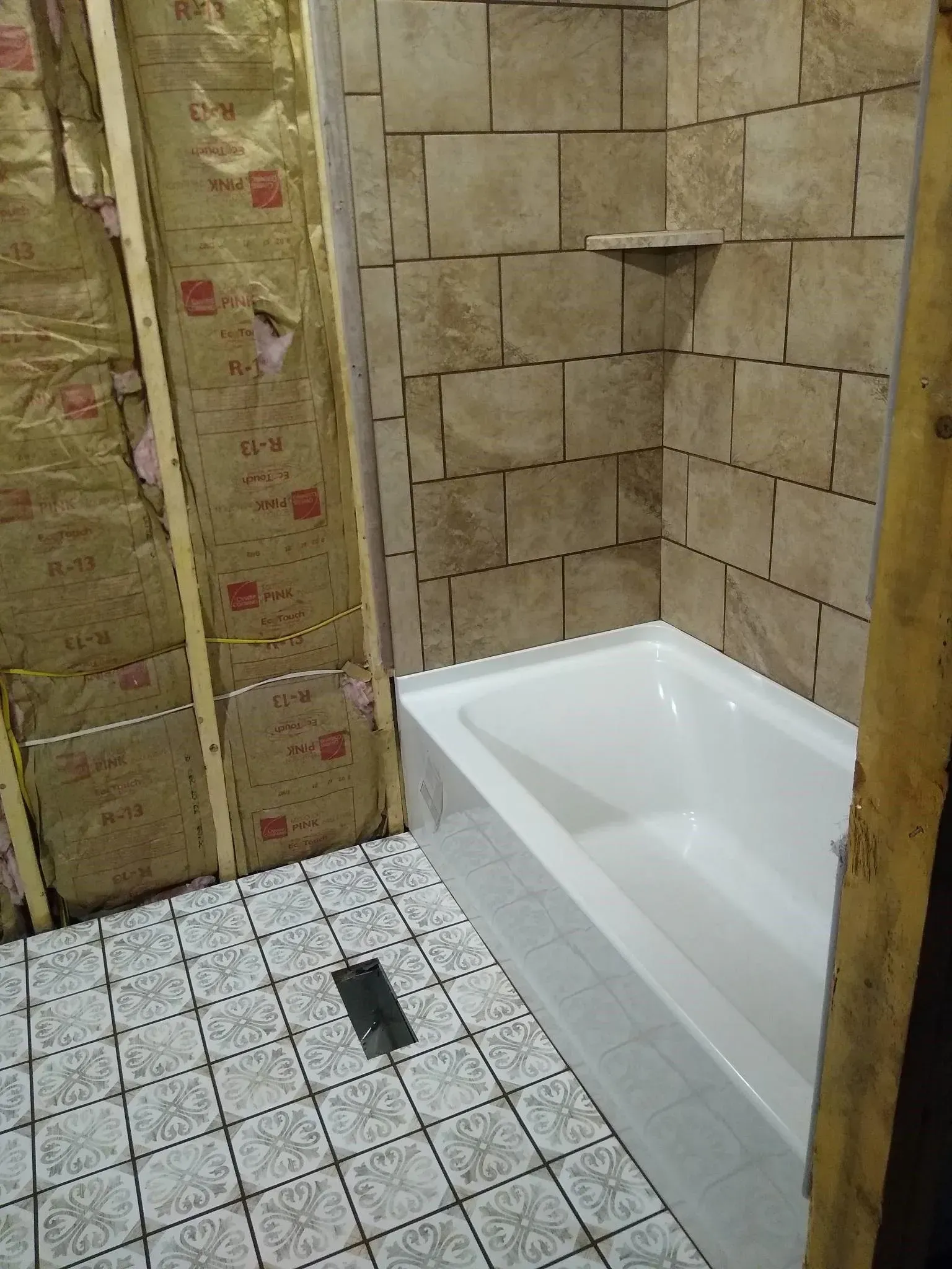 532 Hickory Bathroom 2 After — Dayton, OH — Drymaxx Ohio