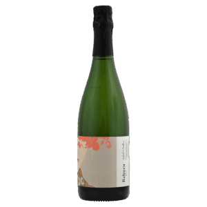 Spaanse wijn van mousserende Cava uit Catalonië, Bohigas met modern etiket en frisse droge wijn met elegante bubbels