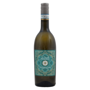 Witte wijn van Vermentino druif uit Sicilië Italië, frisse wijn met citrus, bloemen en mineralen, zonnige Siciliaanse wijn.