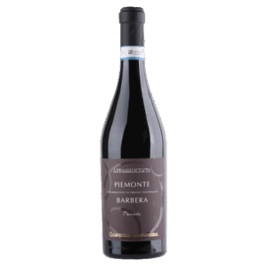 Italiaanse wijn van Barbera uit Piemonte, Appassimento met donker etiket en volle rode wijn met rijpe fruittonen en kracht