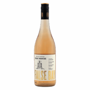 Rosé wijn uit Zuid-Afrika, False Bay wijn van Mourvèdre druif met vuurtoren op etiket en stoere uitstraling