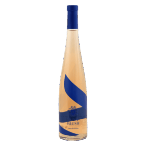 Rosé wijn uit Duitsland, wijn in moderne hoge fles met blauw design en zachte kleur, Blush Edition wijn