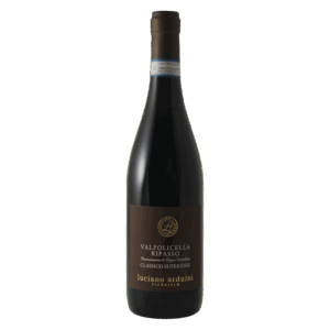 Rode wijn Valpolicella Ripasso uit Veneto Italië met bruin etiket en blauwe DOC-band, Italiaanse wijn