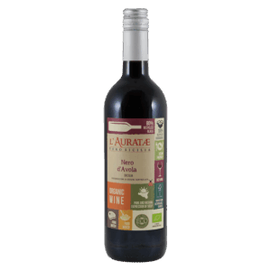 Rode wijn Nero d’Avola uit Sicilië Italië met licht etiket vol biologische keurmerken, Italiaanse wijn