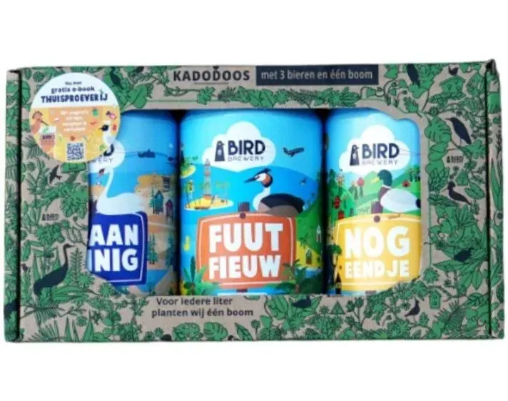 Kadoverpakking Bird Brewery met drie kleurrijke blikken bier: Aanlig, Fuut Fieuw en Nog Eendje