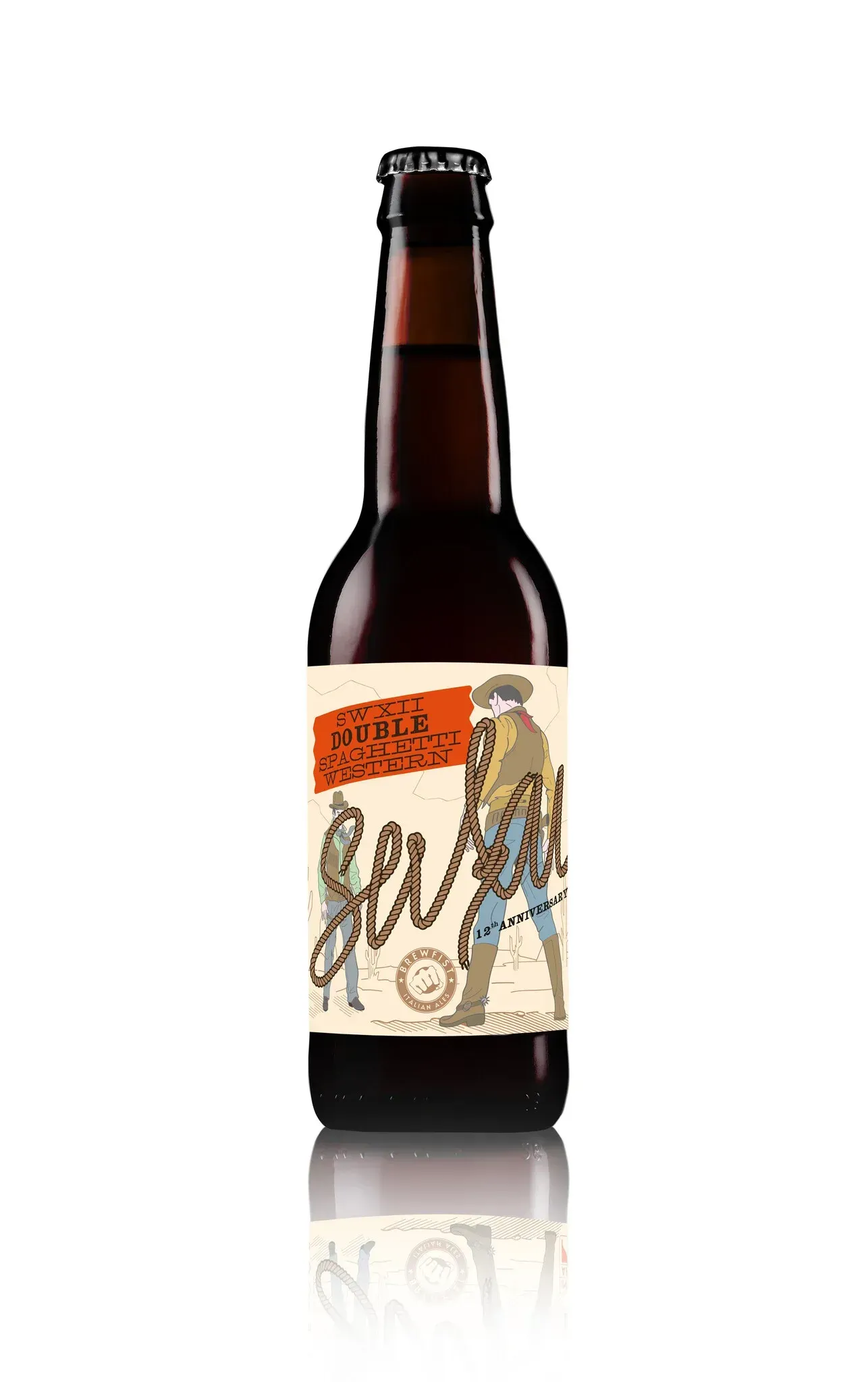 Bruine bier fles met label in westernstijl, cowboys en touwletters: Double Spaghetti Western 13th Anniversary bier.