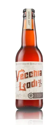 Vecchia Lodi bier – barley wine vintage 2017 in amberkleurige fles met klassiek etiket en stevige Italiaanse uitstraling.