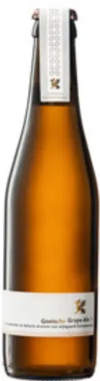 Slanke fles tripel bier van Gooische Bierbrouwerij met wit-goud etiket en ingetogen luxe uitstraling
