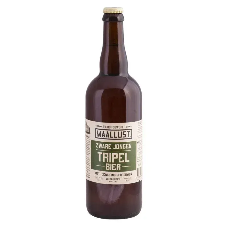 Fles tripel bier van Maallust met retro etiket in groen-wit en stoere uitstraling, gebrouwen in Veenhuizen