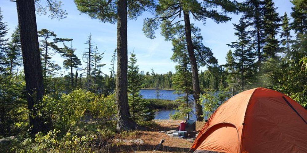 Lakeside camping at Voyageurs National Park