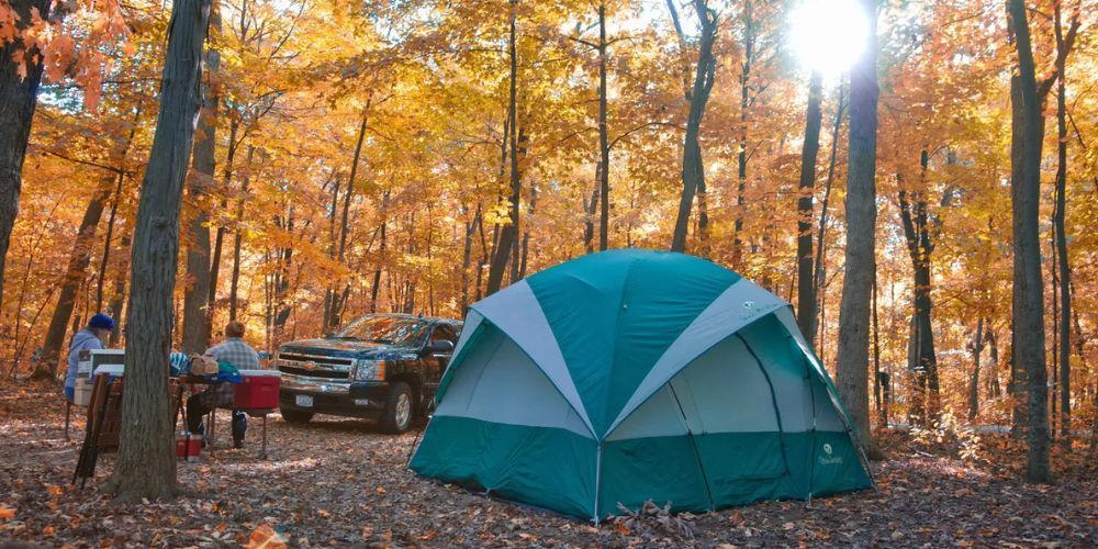 Camping at Devil's Lake State Park in Wisconsin with cliff views