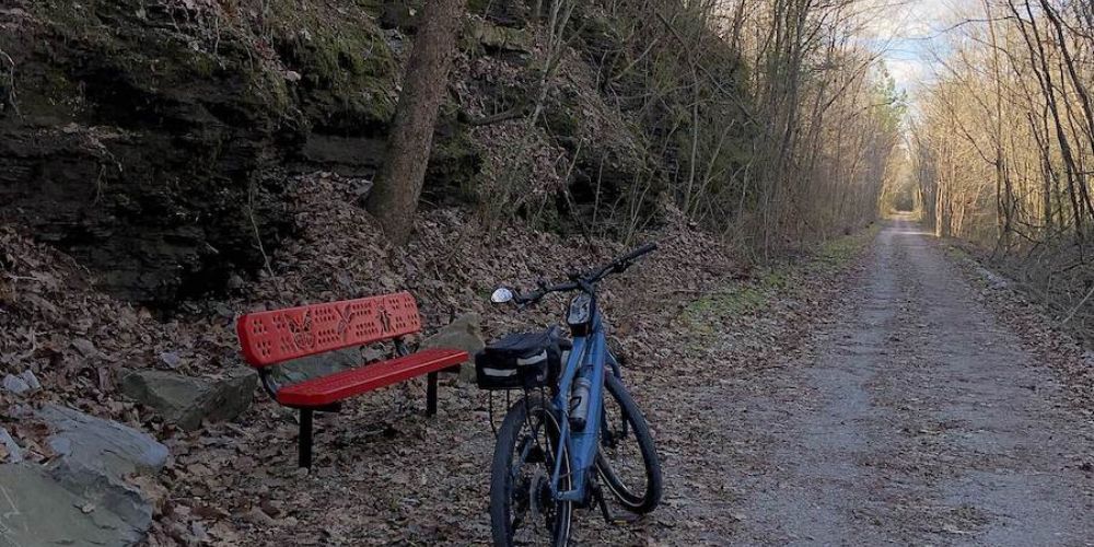 Alabama scenic bike route with mountains in the background