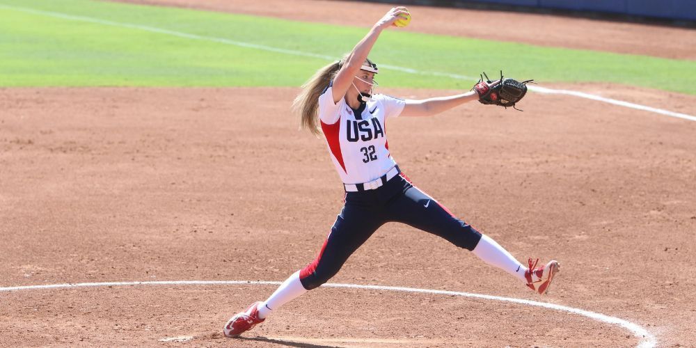 fastpitch softball pitcher in motion