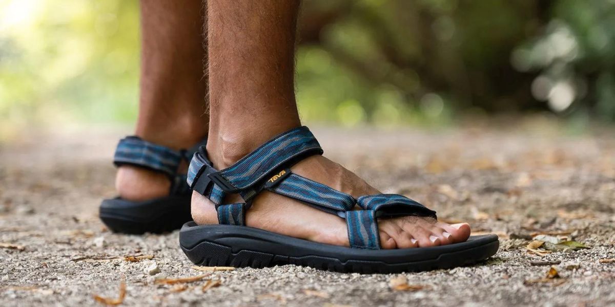 mens hiking sandals