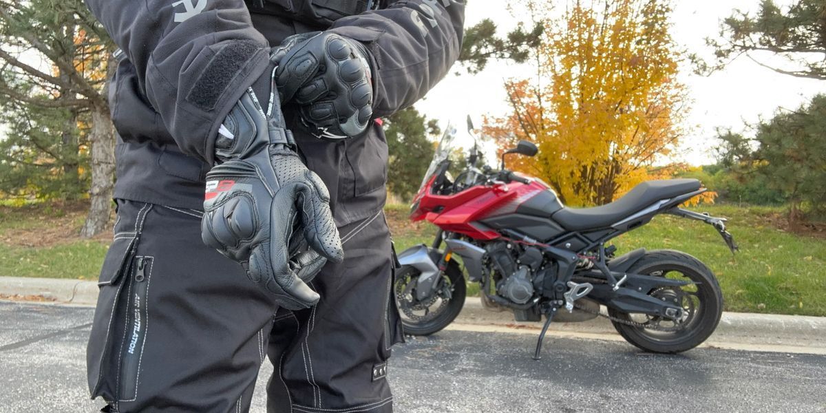 leather motorcycle gloves
