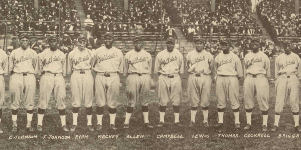 A black and white photo of a baseball team