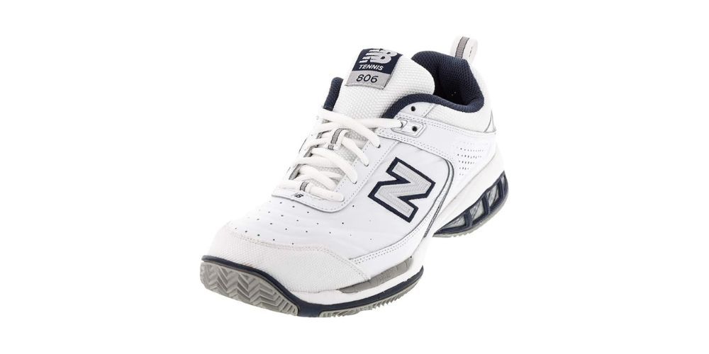 white new balance tennis shoes