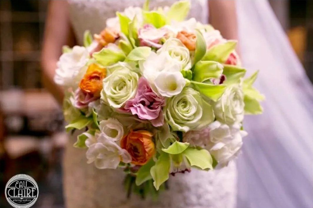 Lainey colorful wedding flowers
