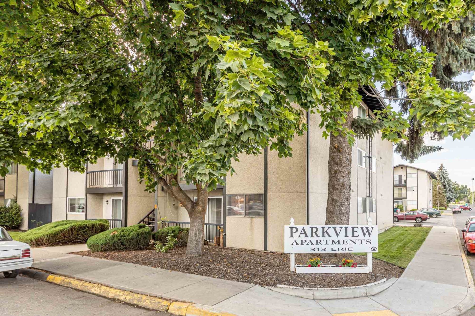Parkview Apartments click to go to website