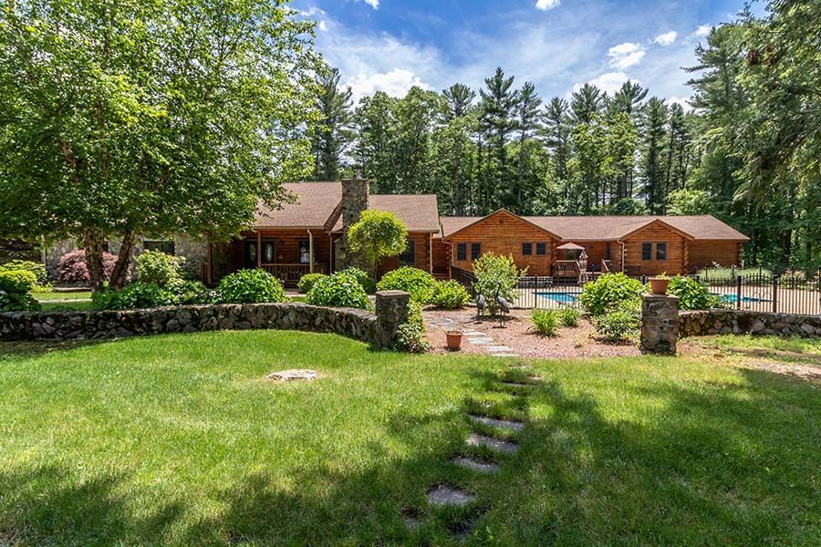 log home care in New England in the warm seasons