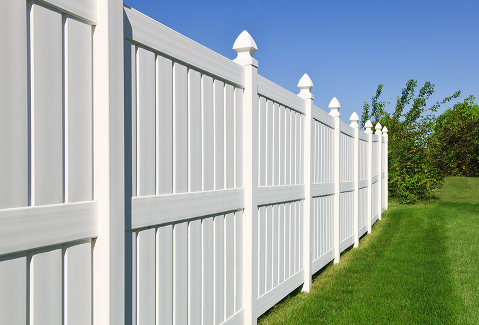 Vinyl Fences in Long Beach, CA