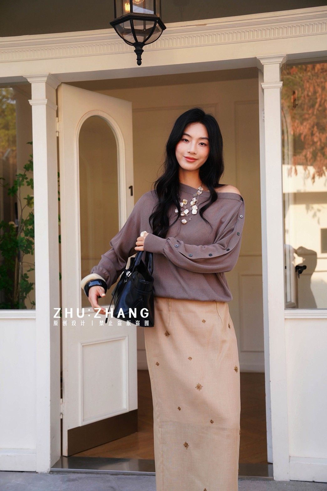 B077 一字領針織上衣（可不露肩）