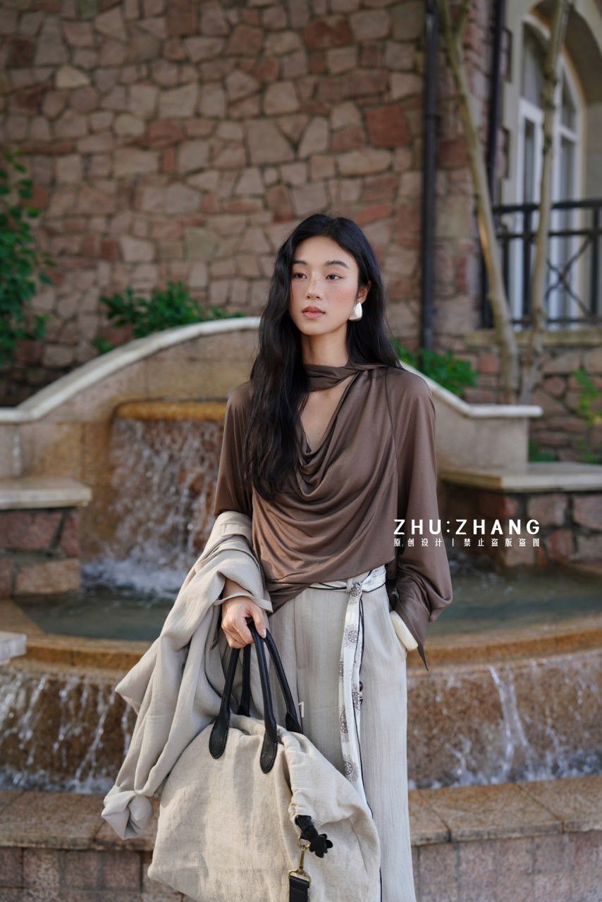 B071 垂墜感上衣