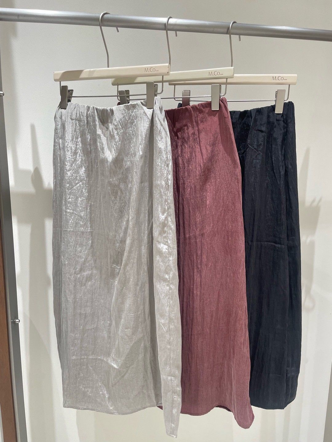 B040 銅氨絲微光澤長裙