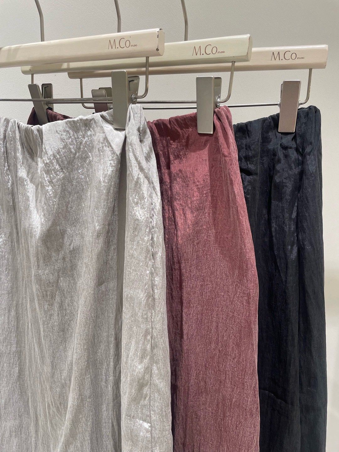 B040 銅氨絲微光澤長裙