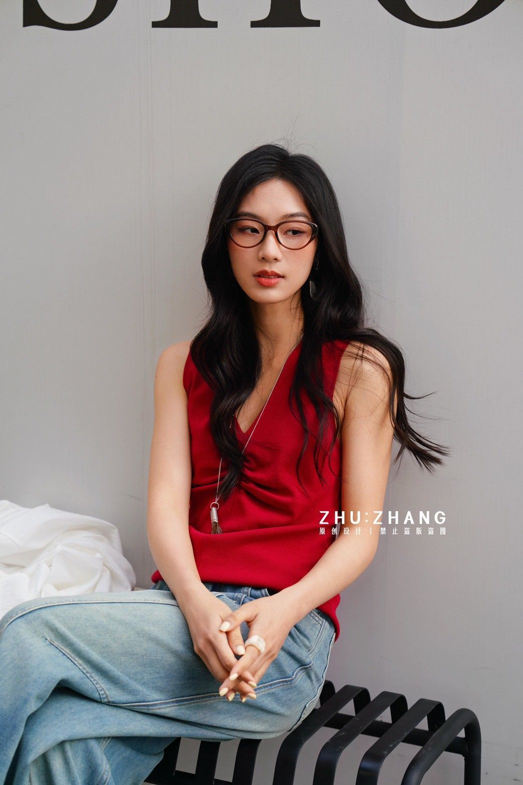 B083 V領抓皺背心