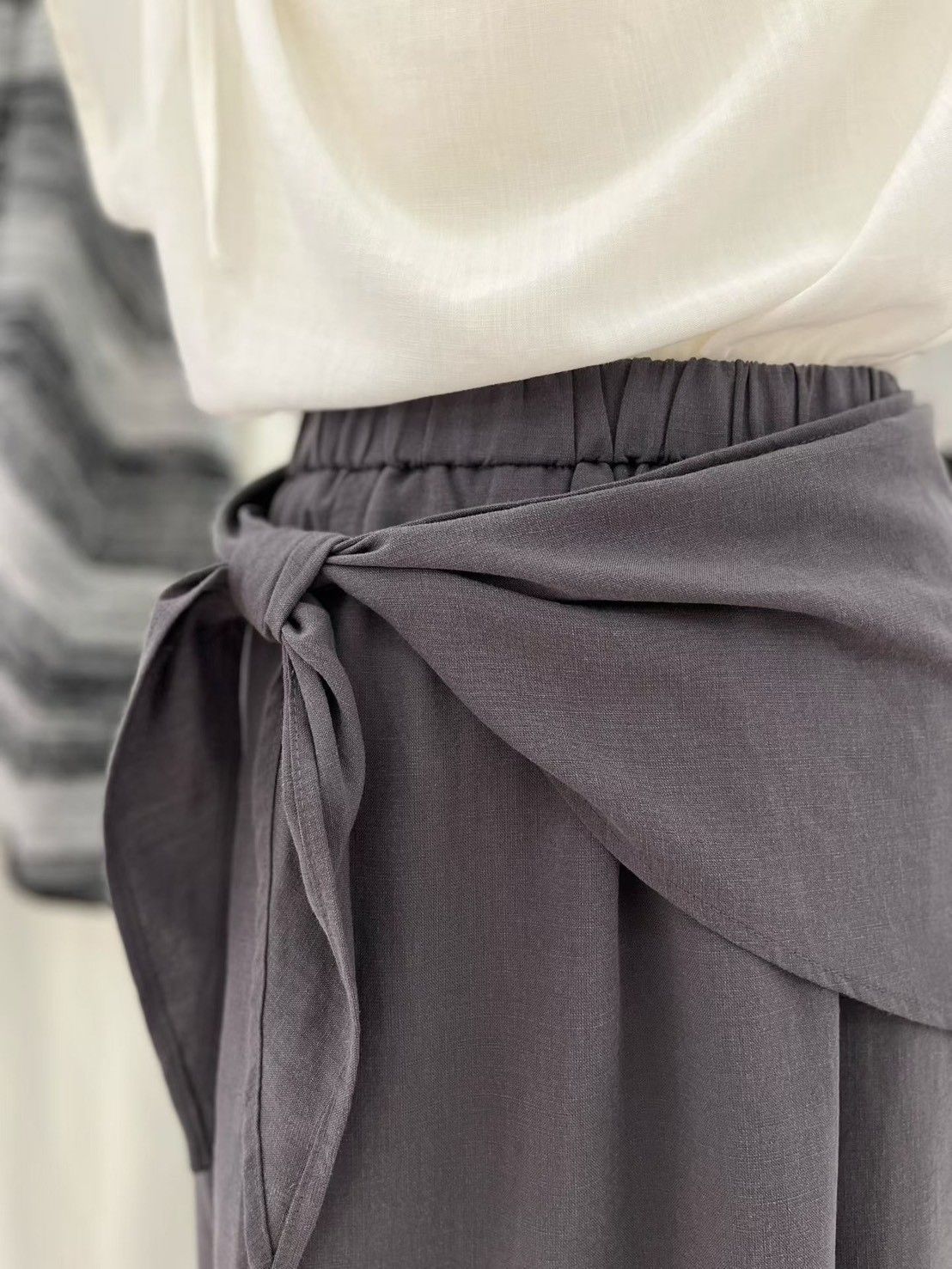 A035 疊穿設計寬褲（後鬆緊)