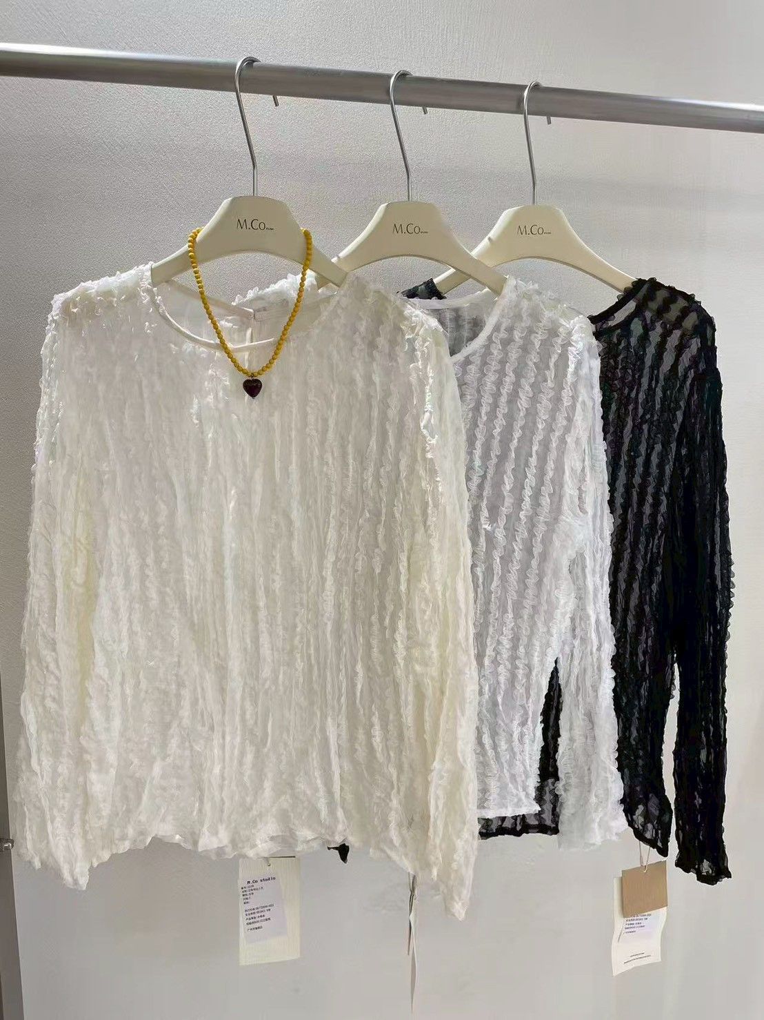 A032 立體皺摺上衣