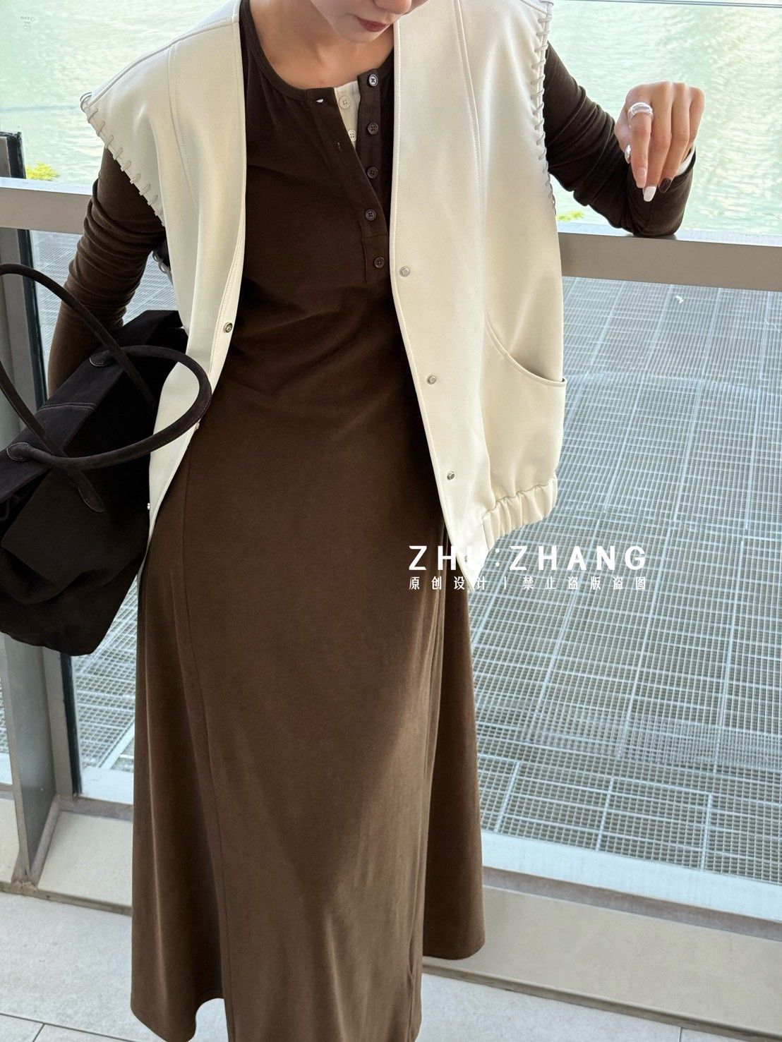 B045 蜜桃絨洋裝