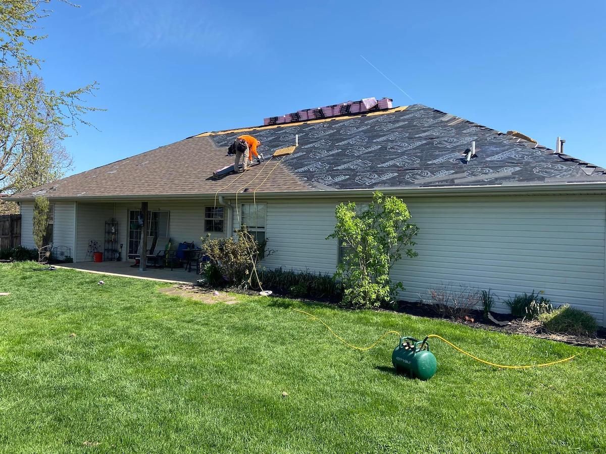 Financing a New Roof? Learn More With a Mid-MO Roofer Like Chavez Enterprises.