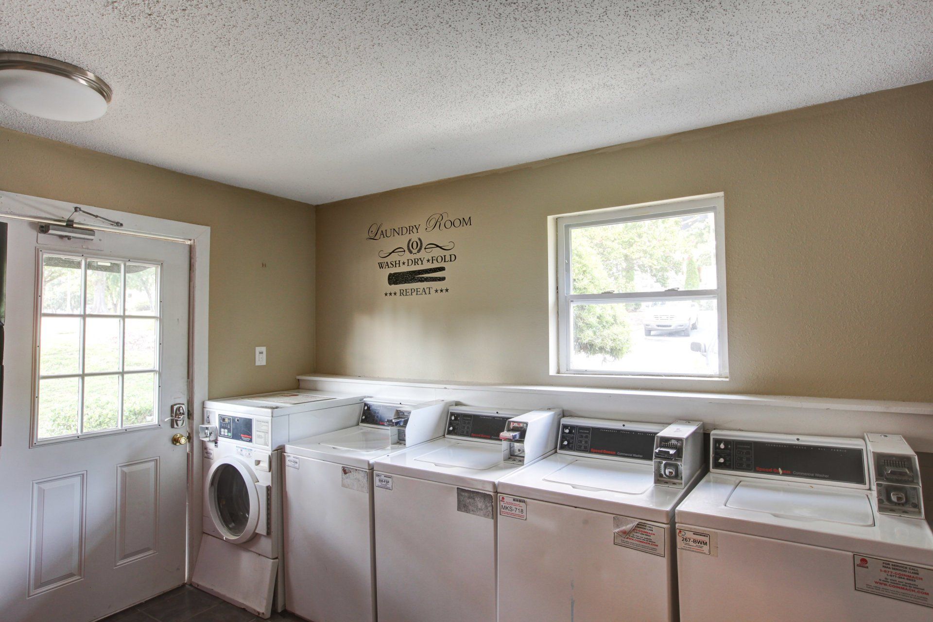 Oaks At Edgemont Exterior of Community