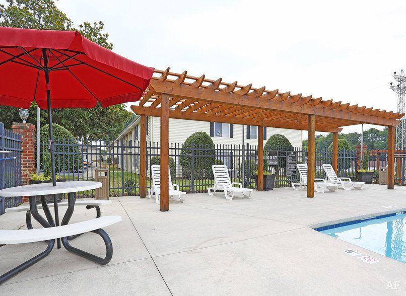 Oaks At Edgemont Exterior of Community