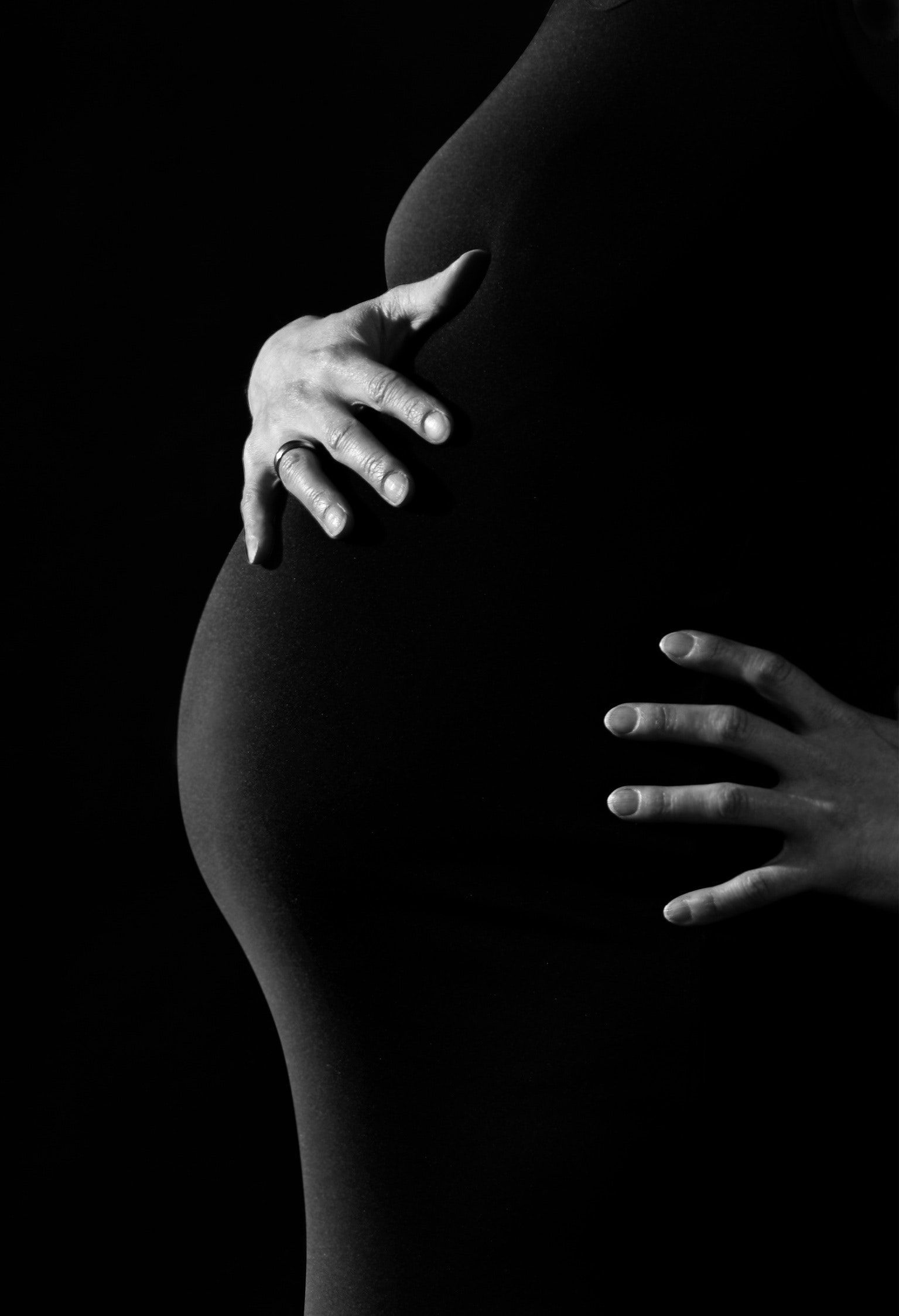 PPhoto by Pixabay: https://www.pexels.com/photo/gray-scale-photo-of-a-pregnant-woman-46207/