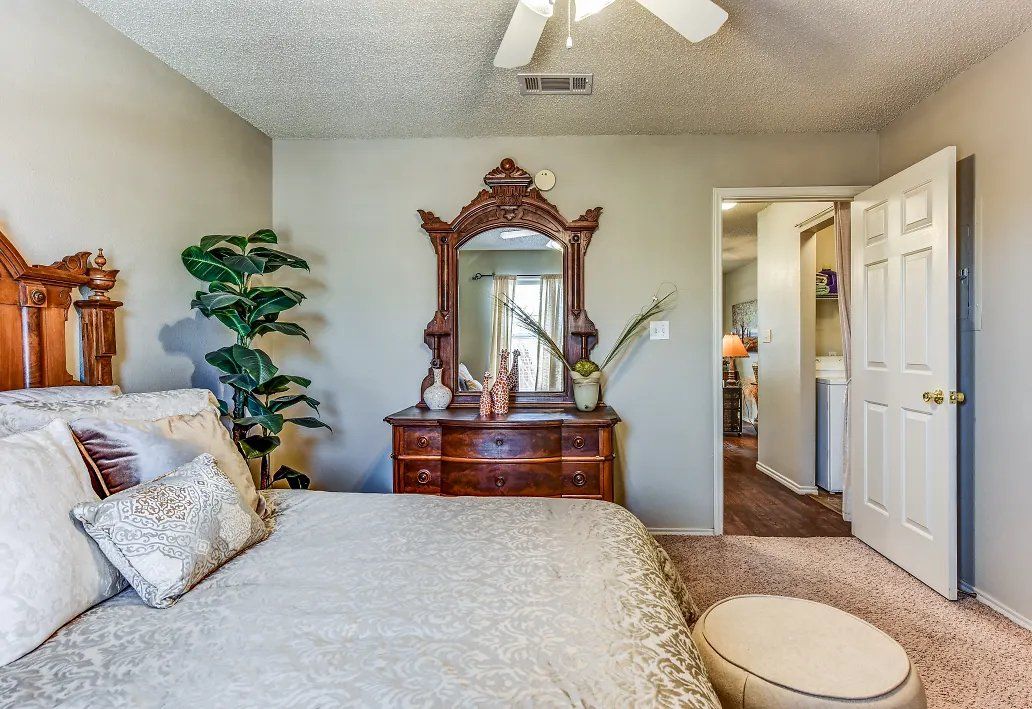 Bedroom for the 1b/1b