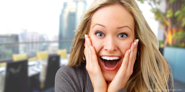 Weiße Zähne mit Zahnaufhellung (Bleaching)