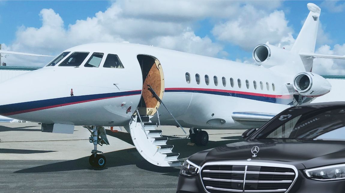 executive chauffeur, Mercedes, V Class, luxury vehicles, limousines, ground transport, London Luton, Stansted, Farnborough