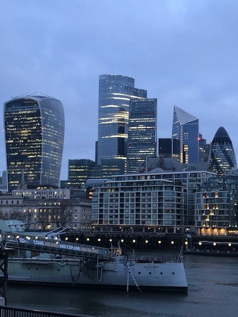 advectus Executive Chauffeur ground transportation advectus Executive Chauffeur ground transportation, London City business district